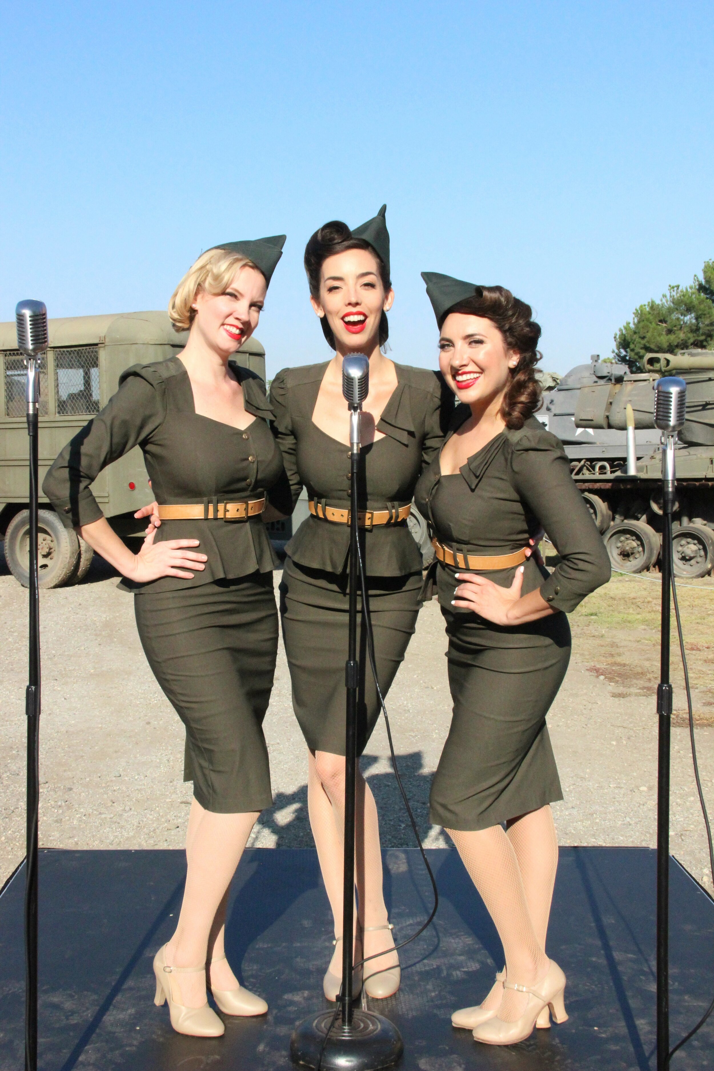 The Hollywood Dolls_1940s Andrews Sisters_Los Angeles_Sunset Singers_1