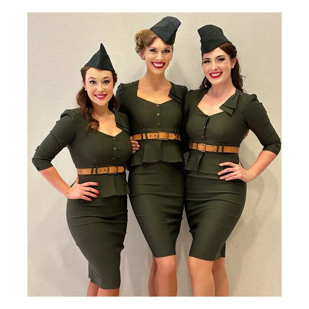 These three NYC beauties brought The Hollywood Dolls to Washington DC! ❤️🤍💙 You heard it here first, The Hollywood Dolls are now performing local to both coasts of the USA! 🇺🇸🗽🎶
.
.
.
.
.
#showtime&nbsp;#thehollywooddolls #hollywooddolls #livem