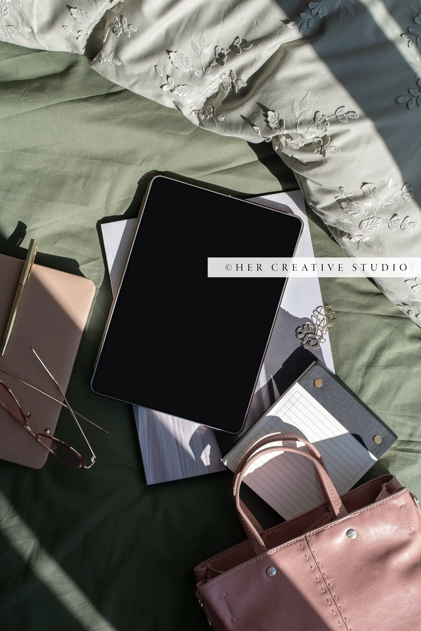 Ipad-Khaki-Green-2-IE.jpg