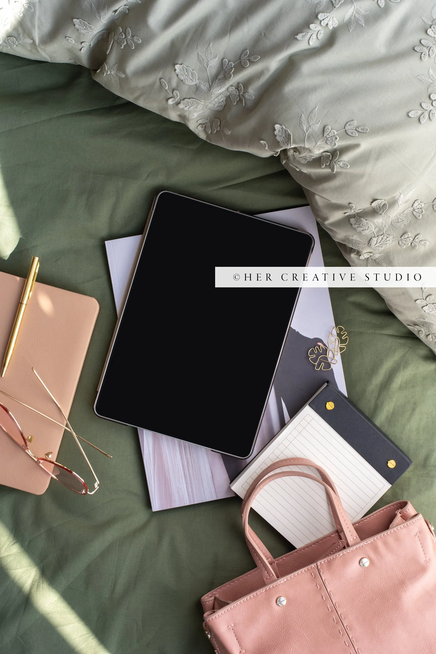 Ipad-Khaki-Green-3-IE.jpg