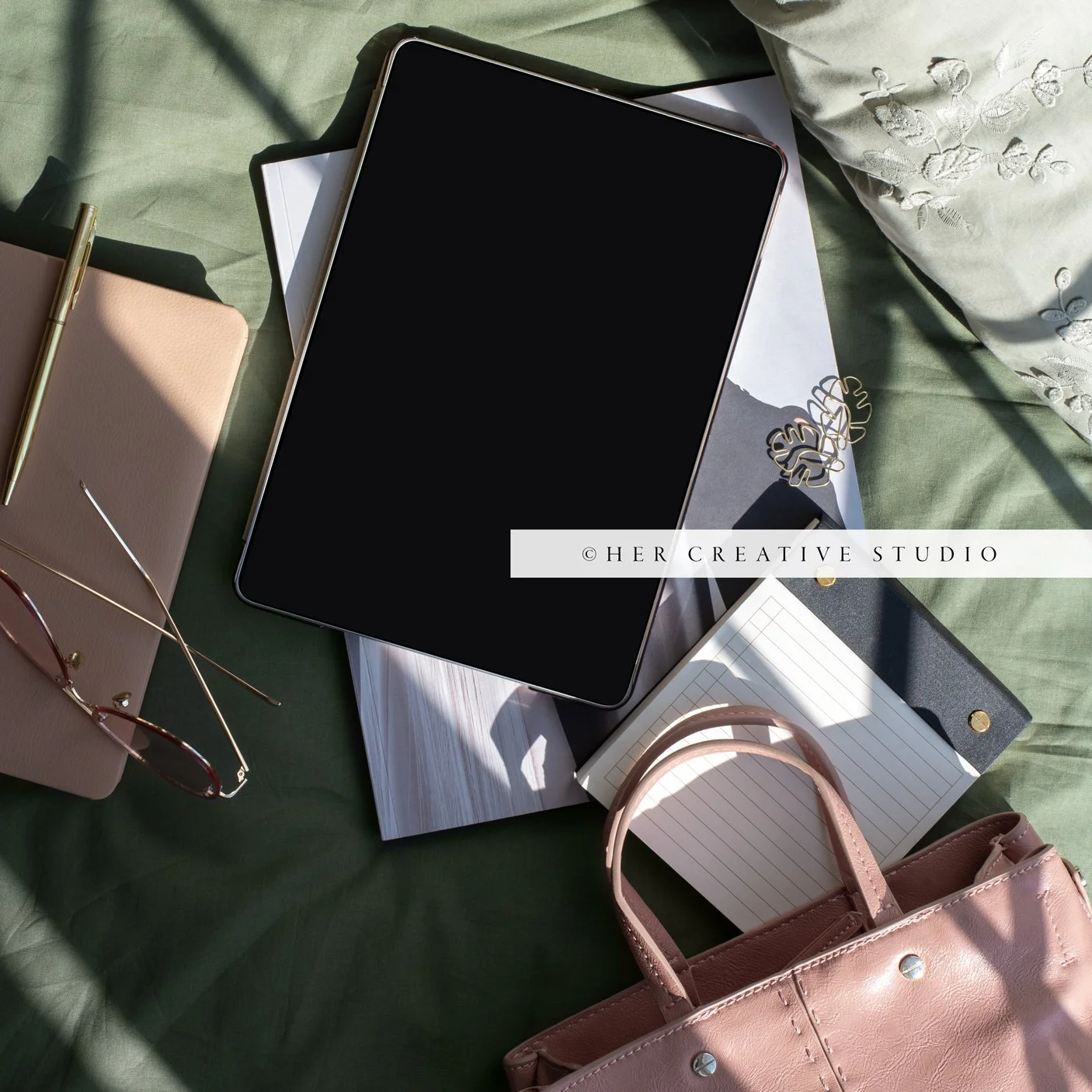 Ipad-Khaki-Green-4-IE.jpg