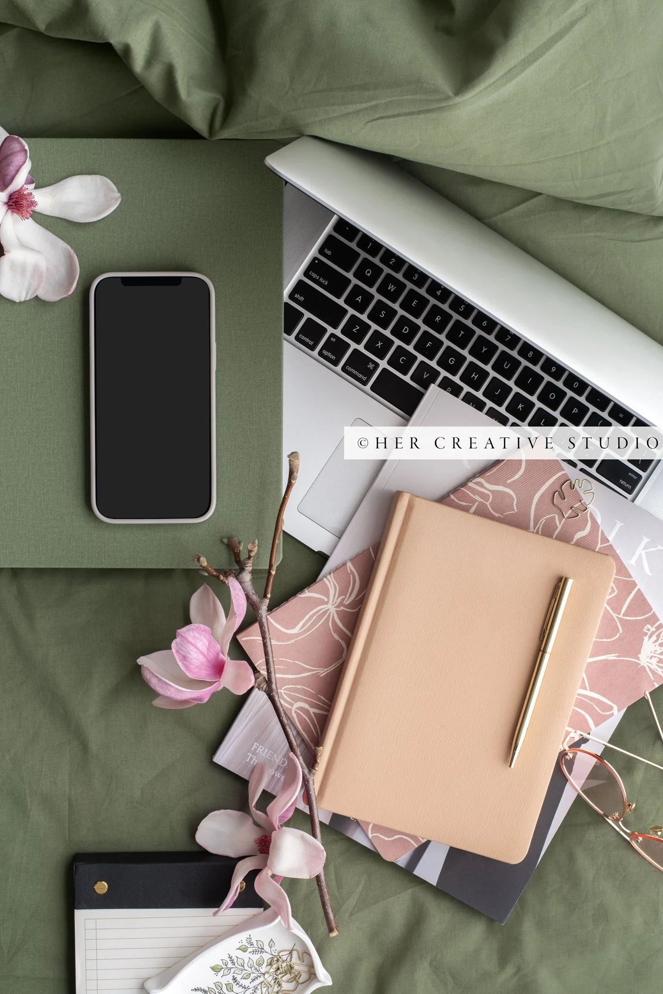 Iphone-Khaki-Green-2-IE.jpg