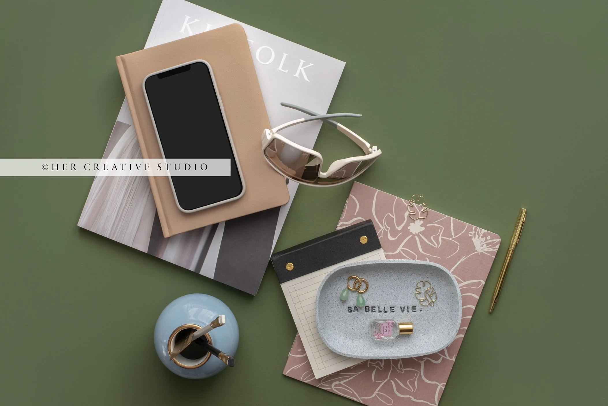 Iphone-Khaki-Green-10-IE.jpg