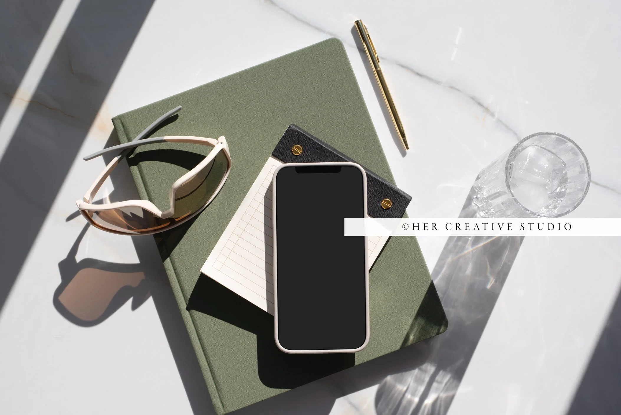 Iphone-Khaki-Green-15-IE.jpg
