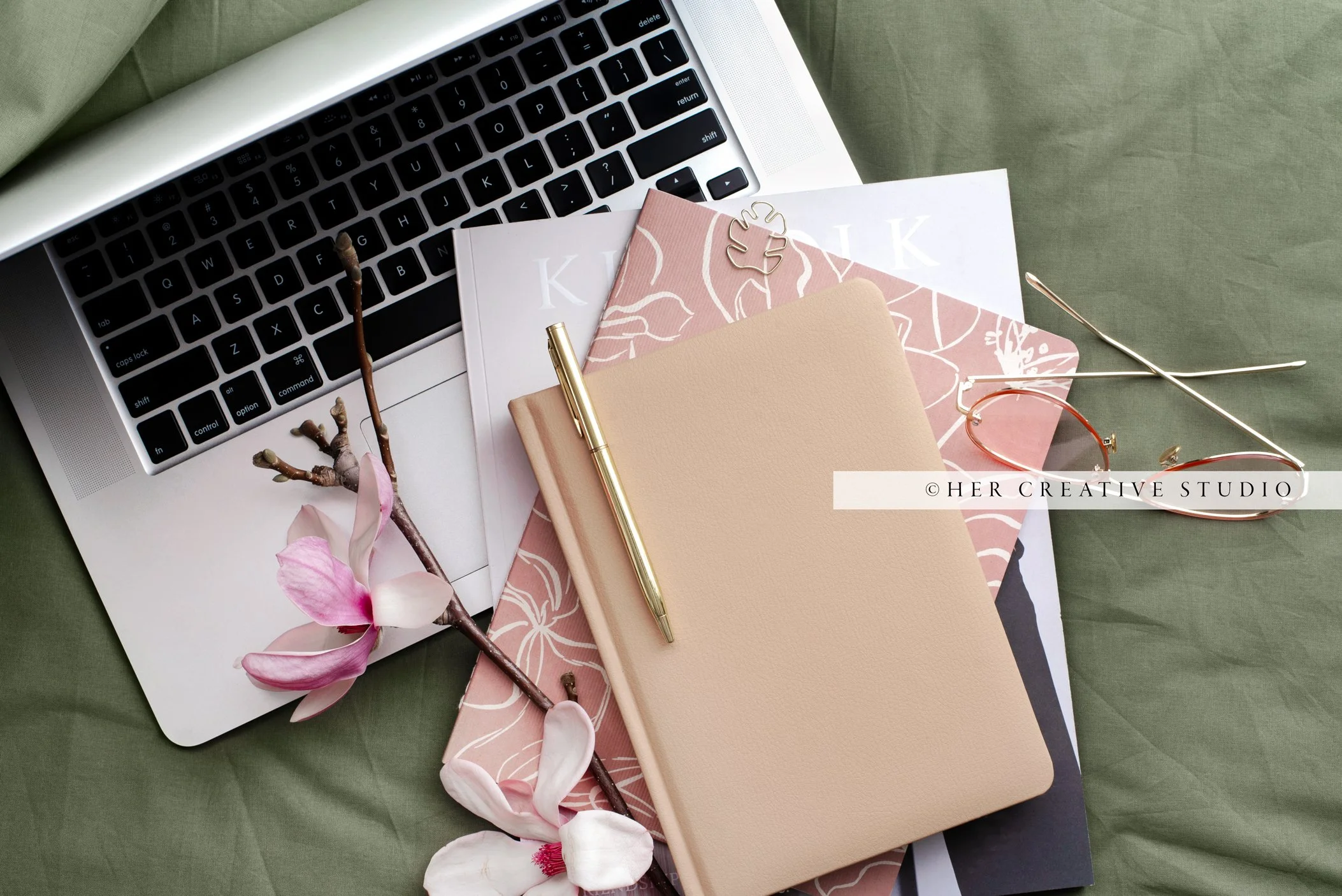 Khaki-green-work-bed-23-IE.jpg
