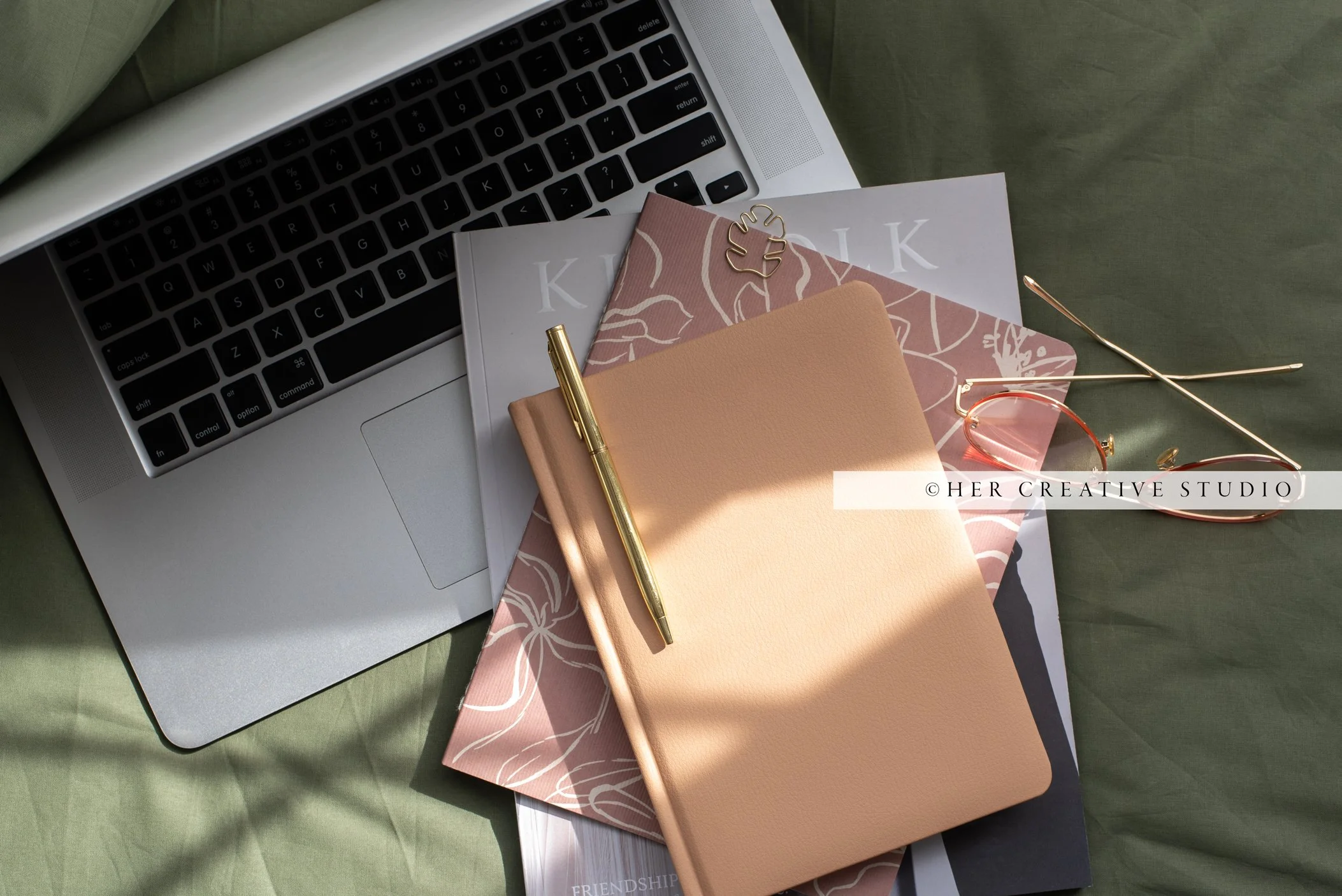 Khaki-green-work-bed-24-IE.jpg