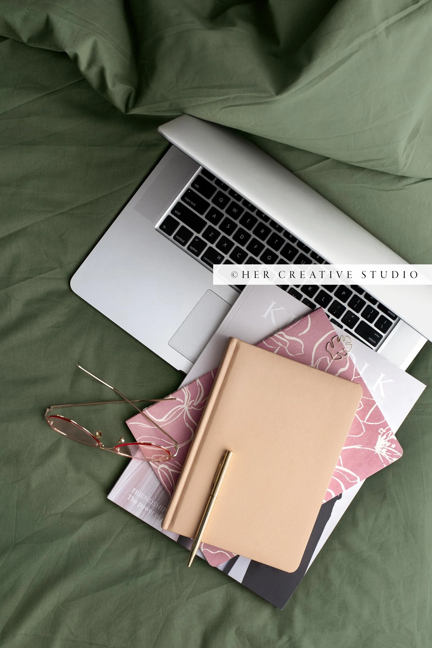 Khaki-green-work-bed-46-IE.jpg