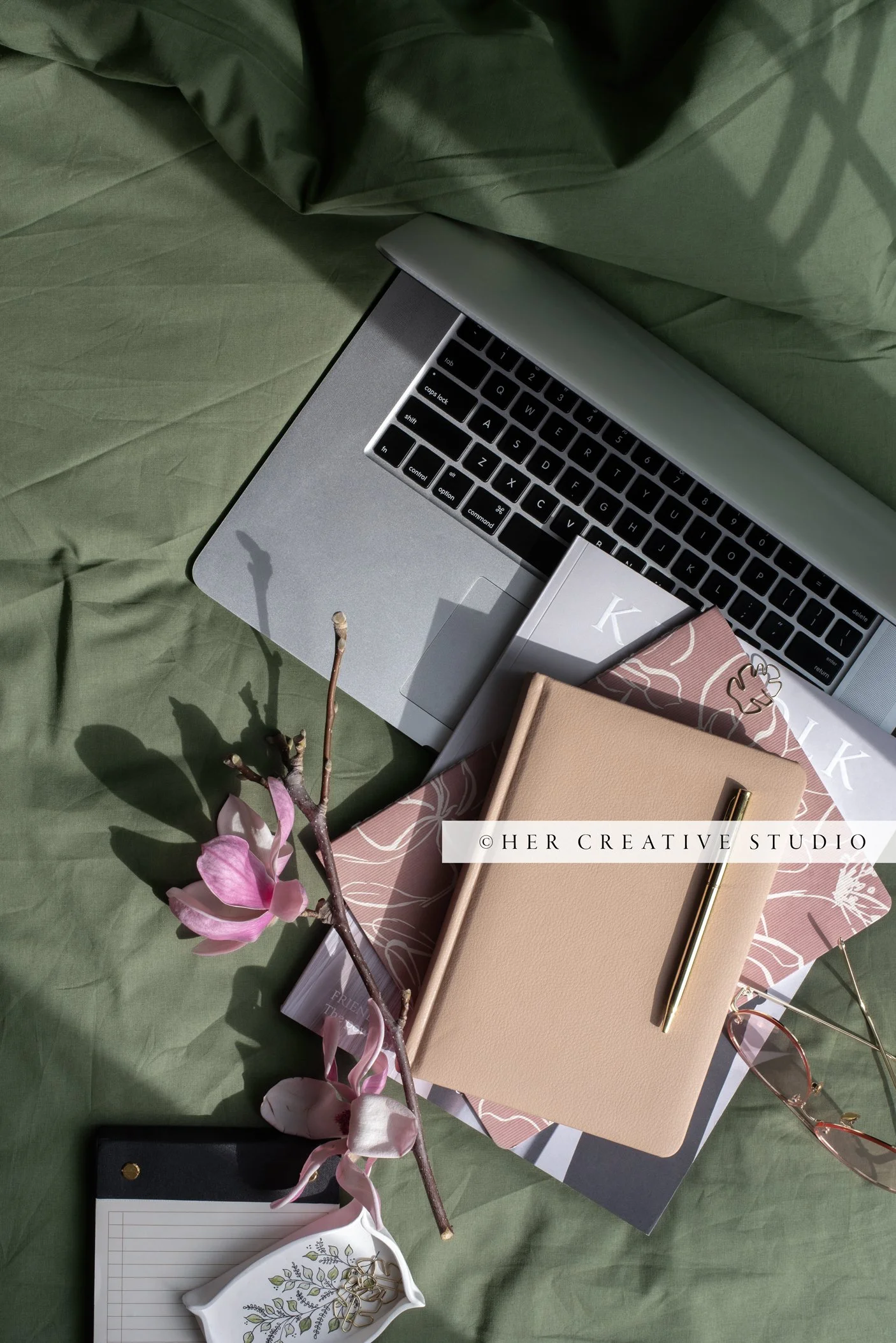 Khaki-green-work-bed-50-IE.jpg