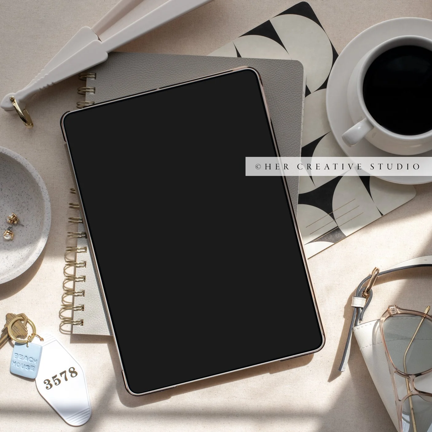 ipad-beige-workspace-2-IE.jpg