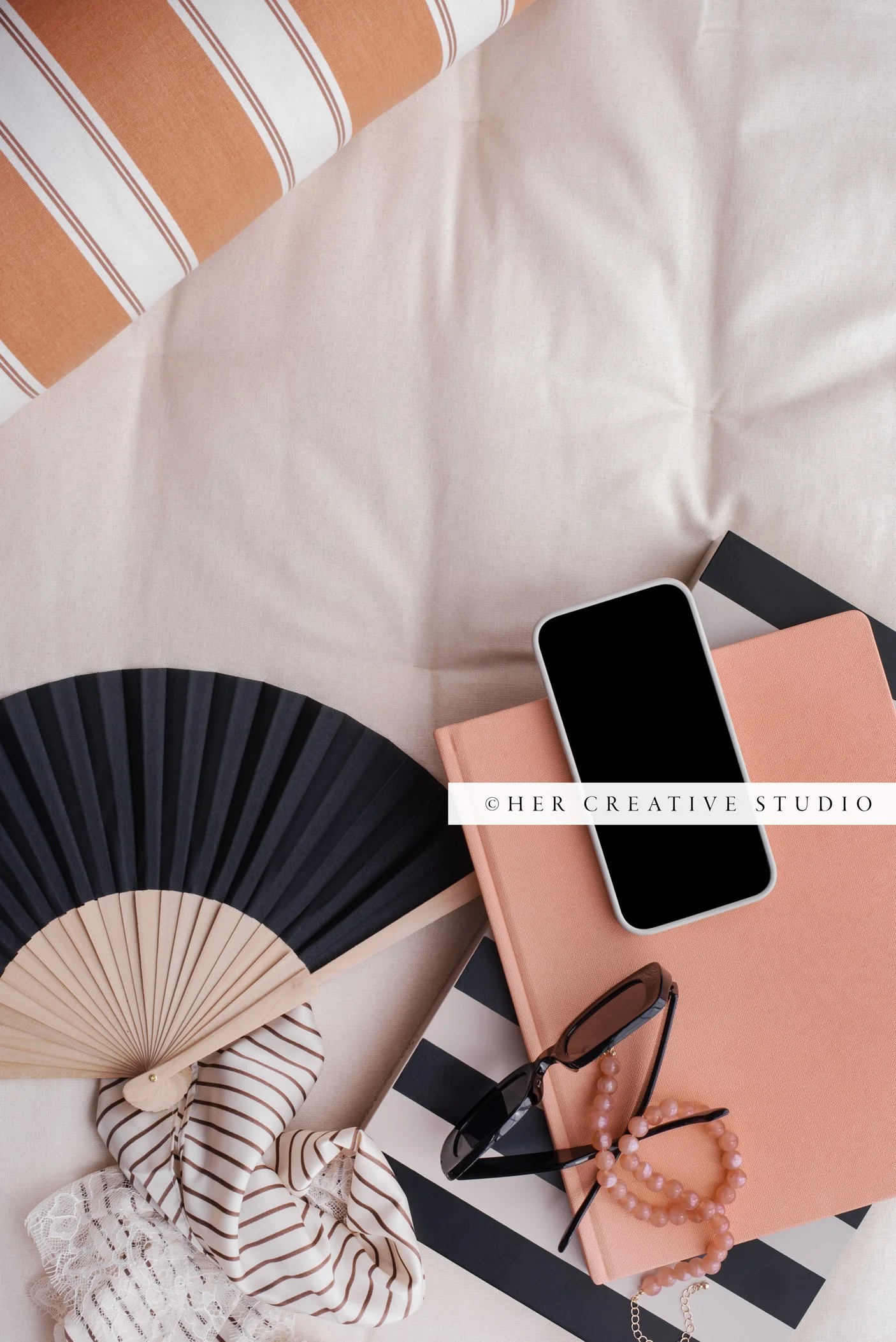 Iphone-Poolside-Notebook-6-IE.jpg