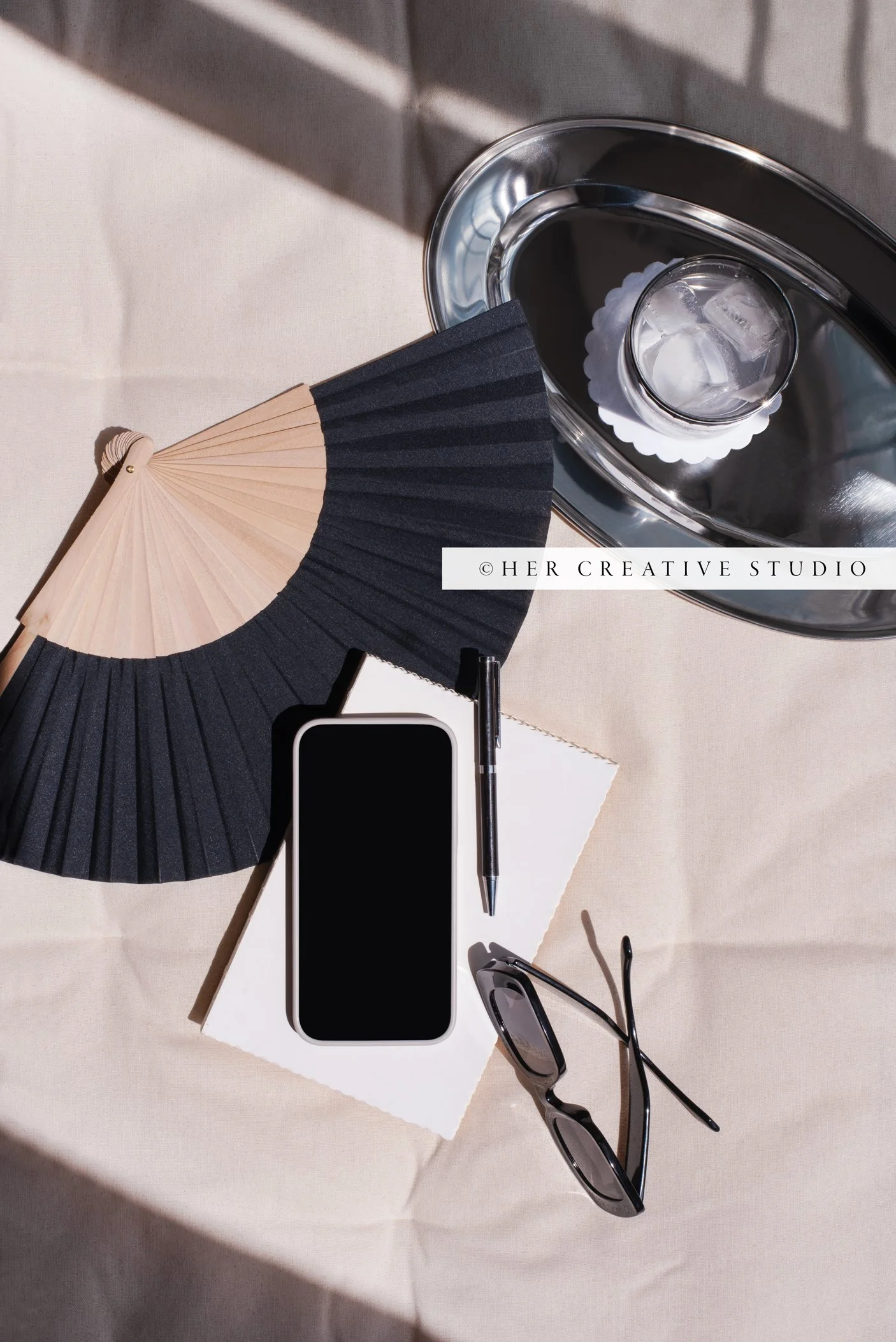 Iphone-Poolside-Notebook-10-IE.jpg