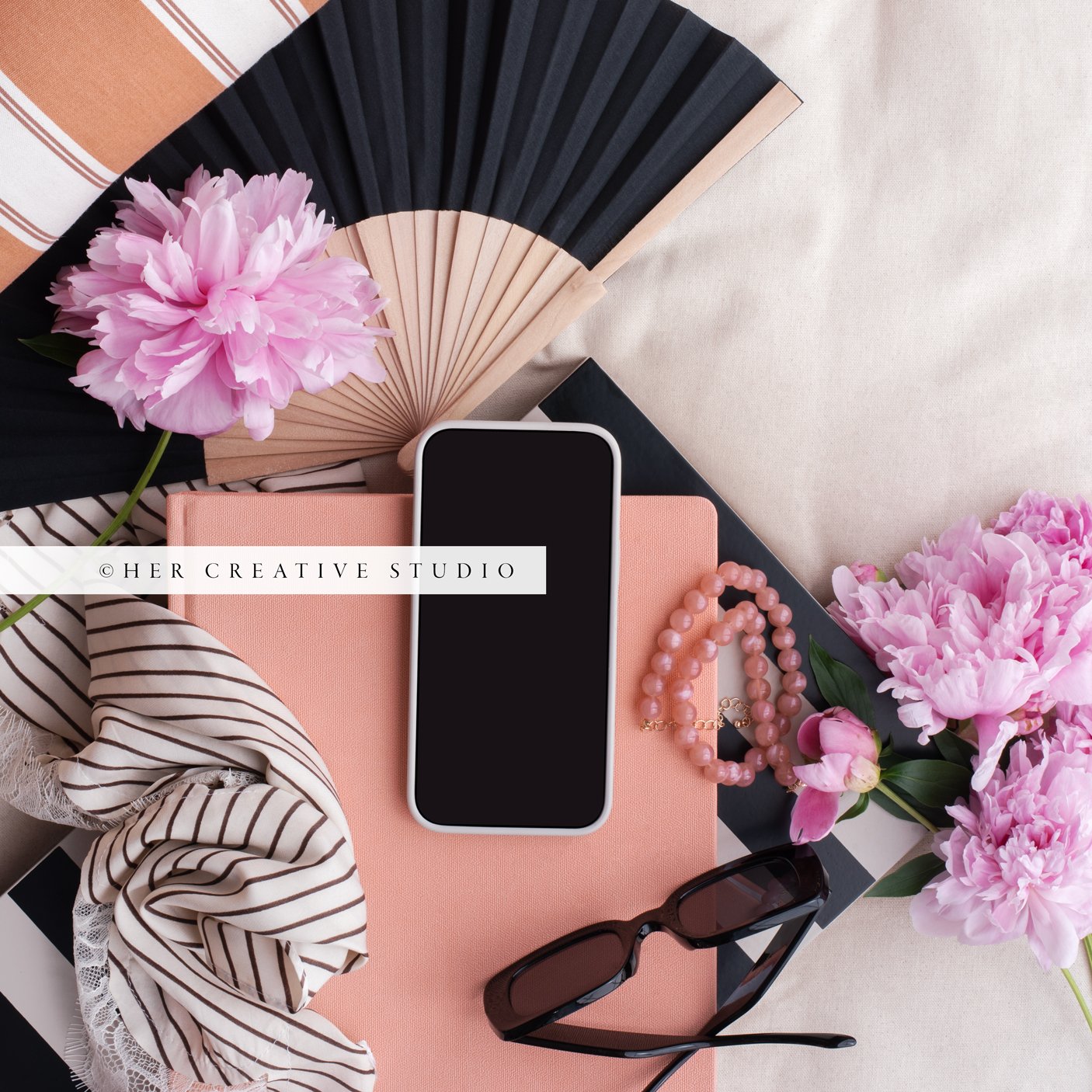 Iphone-Poolside-Notebook-3-IE.jpg