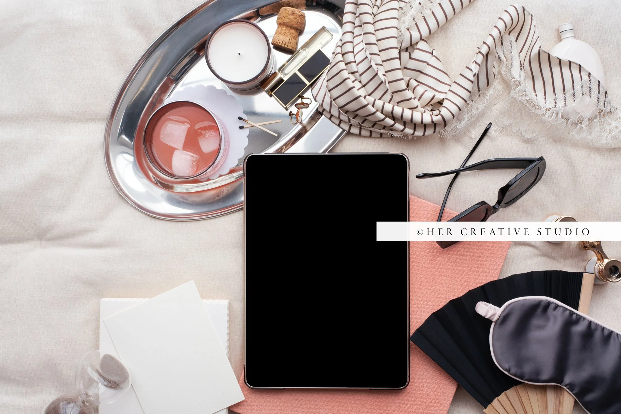 Ipad-Poolside-Notebook-4-IE.jpg