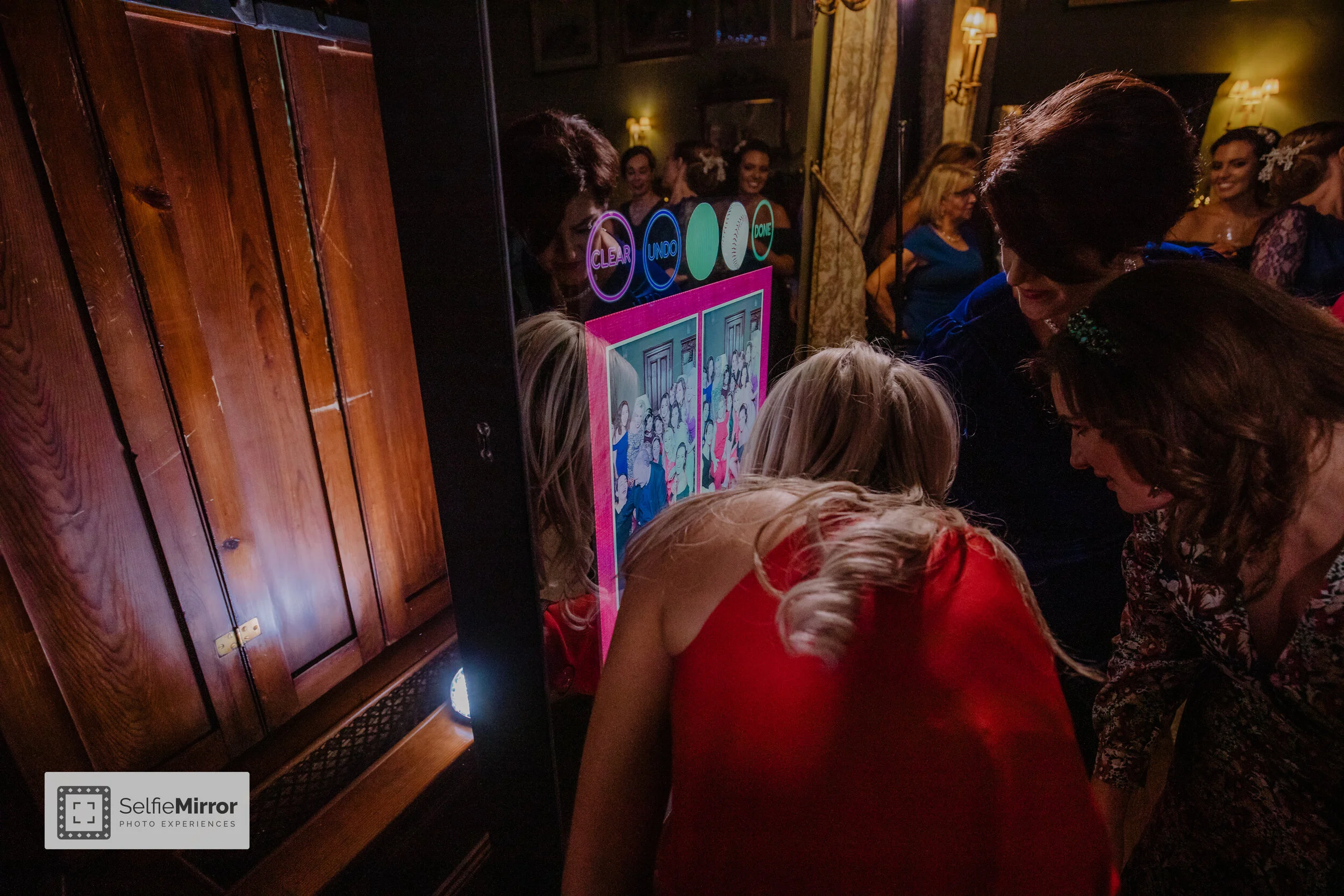 Selfie+Mirror+Photo+Booth