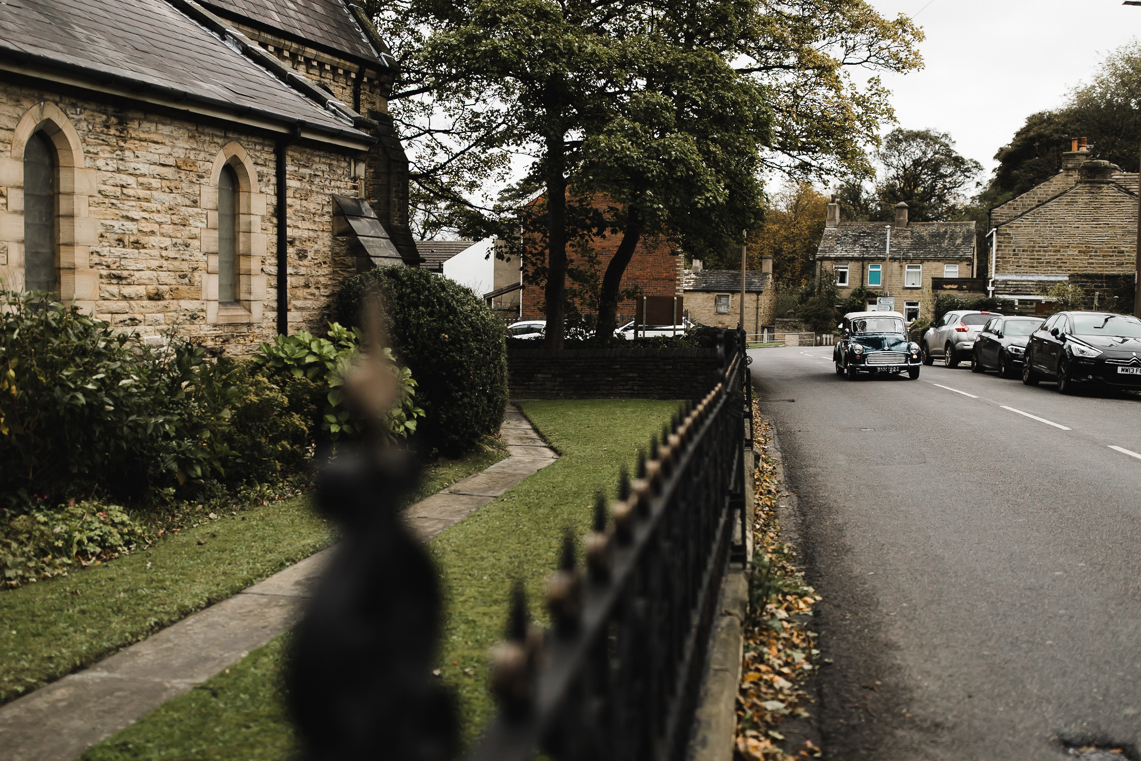 Oakwell_Hall_Yorkshire_rain_wedding_038.jpg