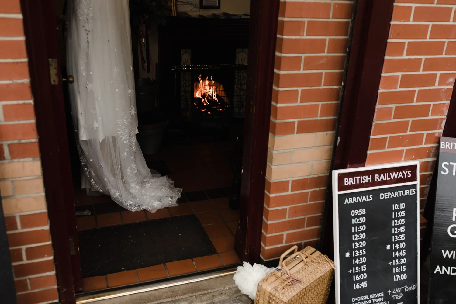 Steam_train_wedding_Great_Central_Railway_Jo_Al_045.jpg