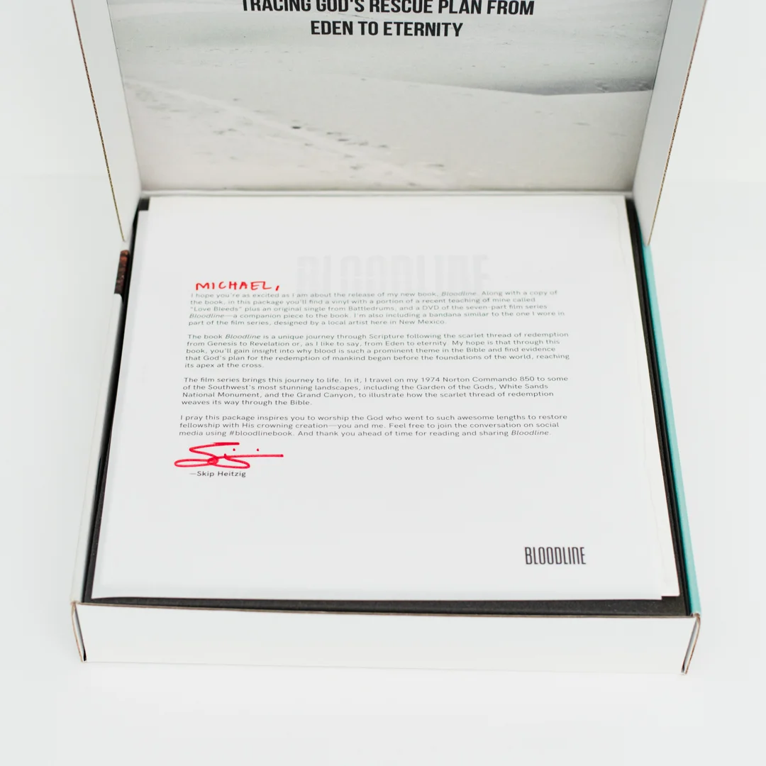BoxPackaging-Book-Bloodline-Minimal-White-Byrne-5935.jpg