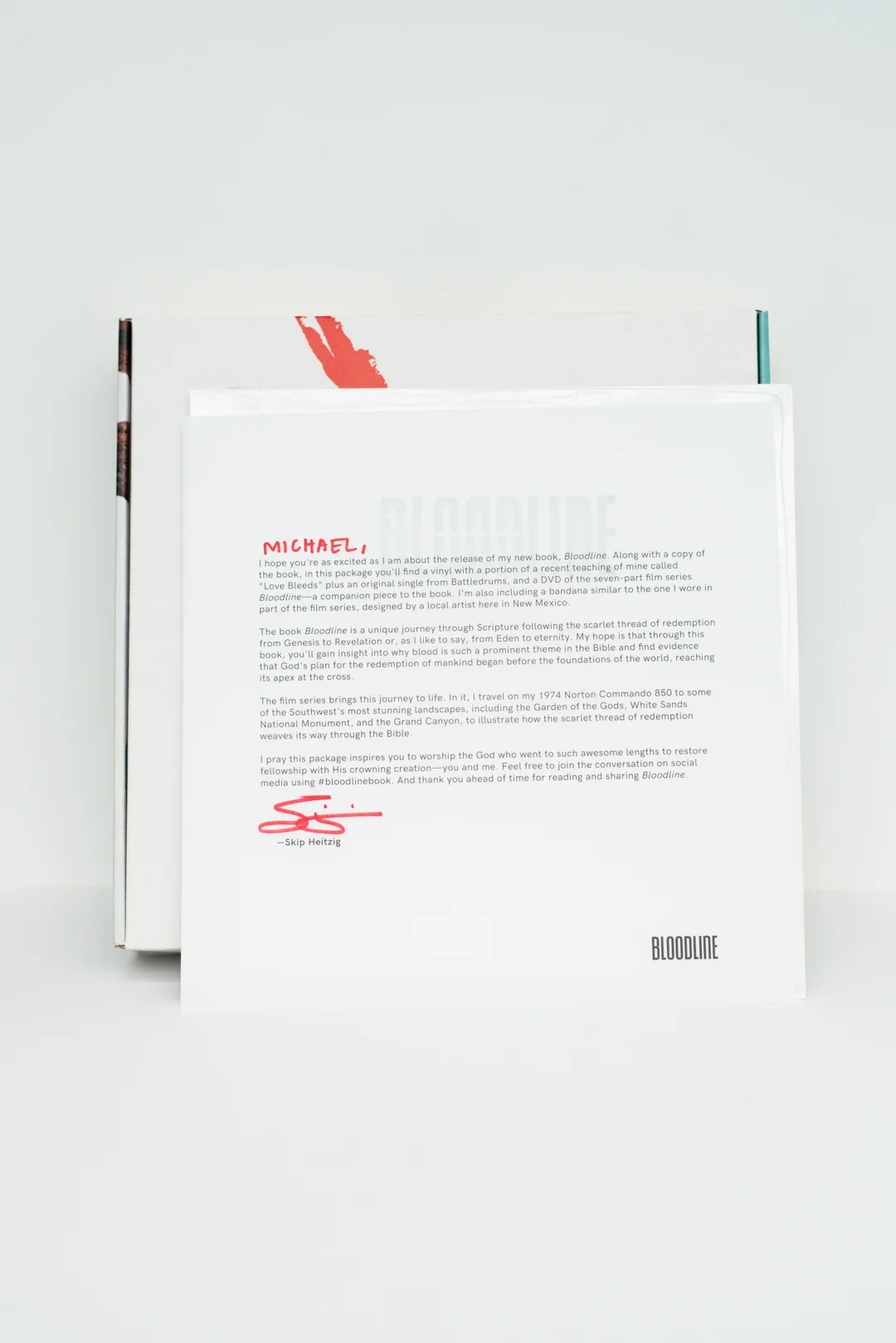 BoxPackaging-Book-Bloodline-Minimal-White-Byrne-5936.jpg
