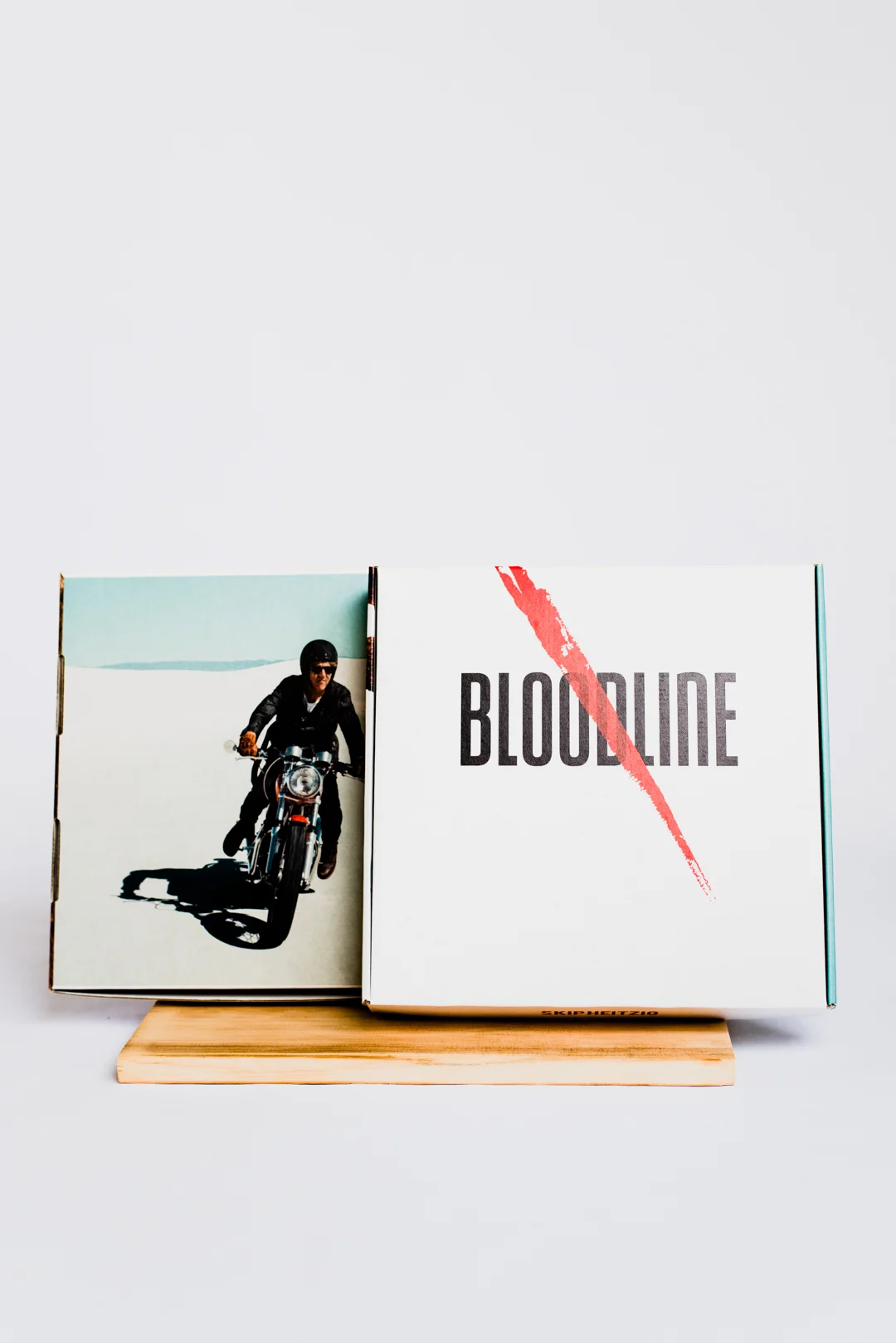 BoxPackaging-Book-Bloodline-Minimal-White-Byrne-9849.jpg