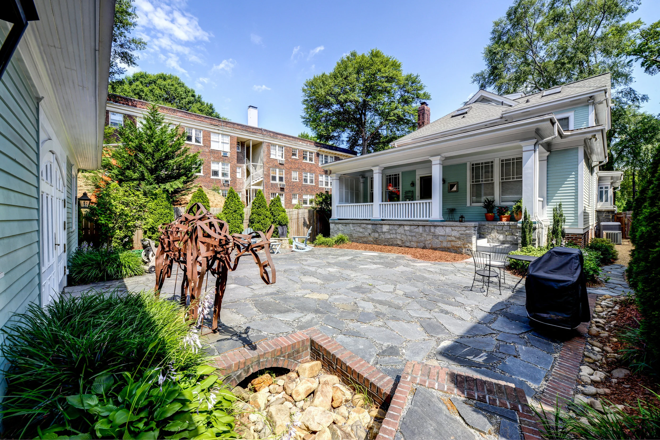 Patio2.jpg