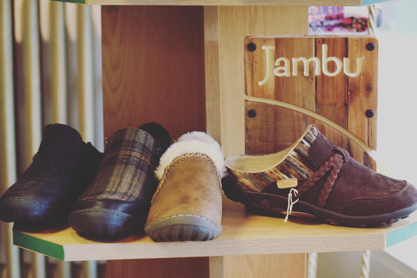 Let&rsquo;s get #cozy with @jambuandco slippers!