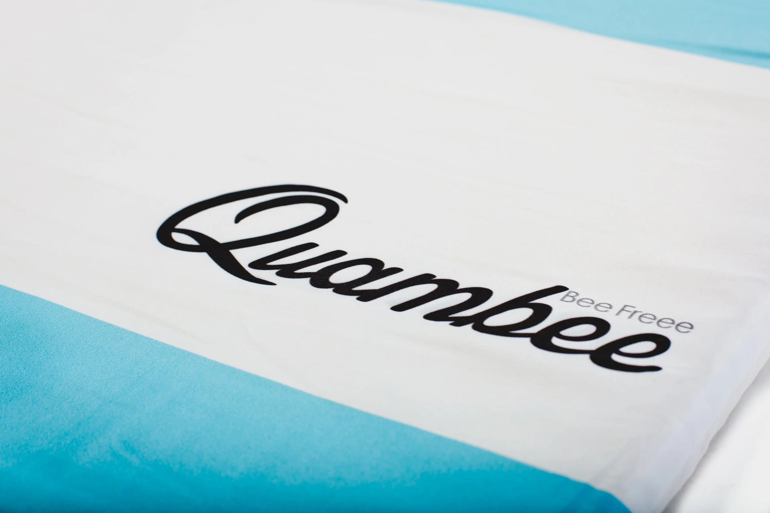 Quambee Travel Bed has a super comfy mattress pillow and sleeping bag