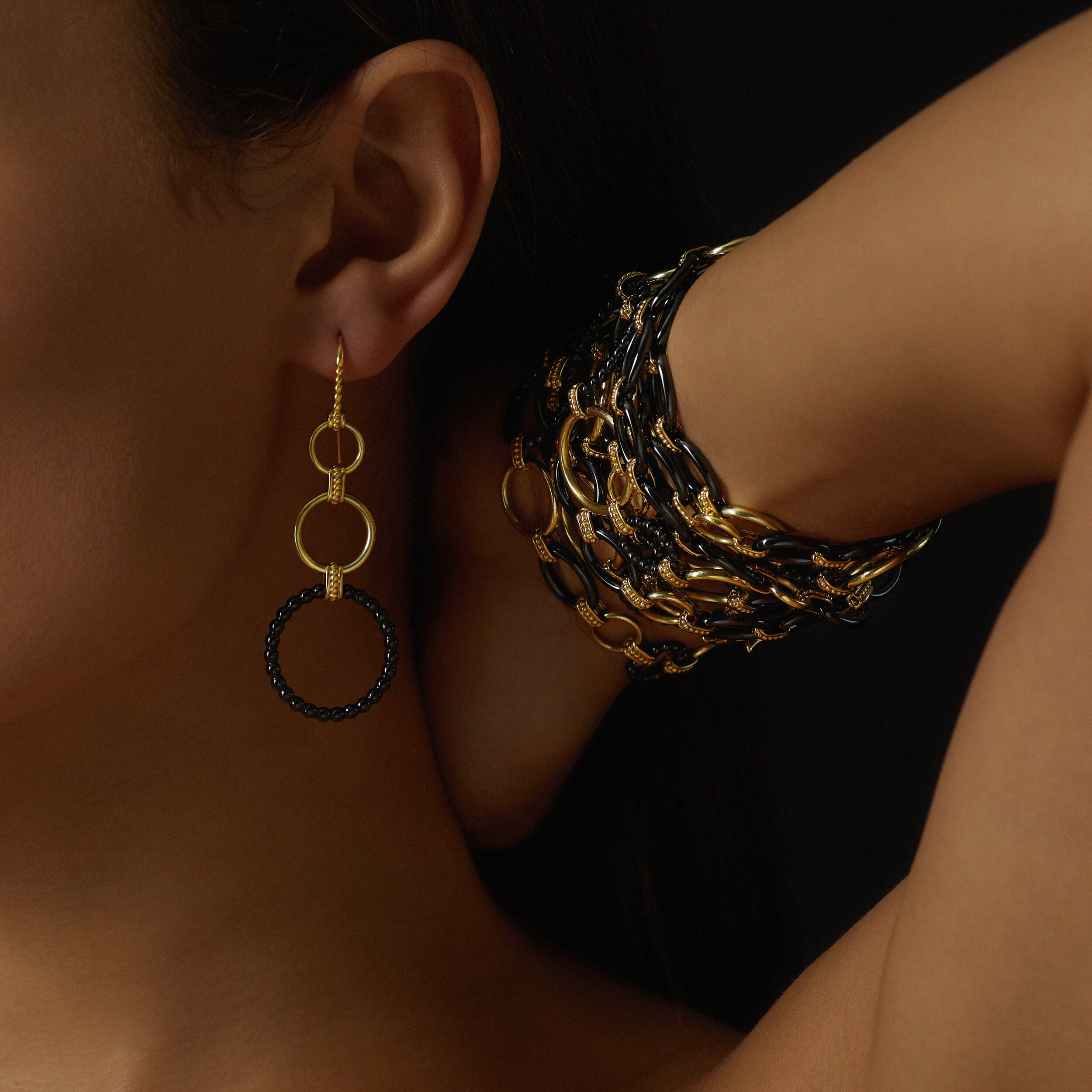 Fall19_Black_Gold1.jpg