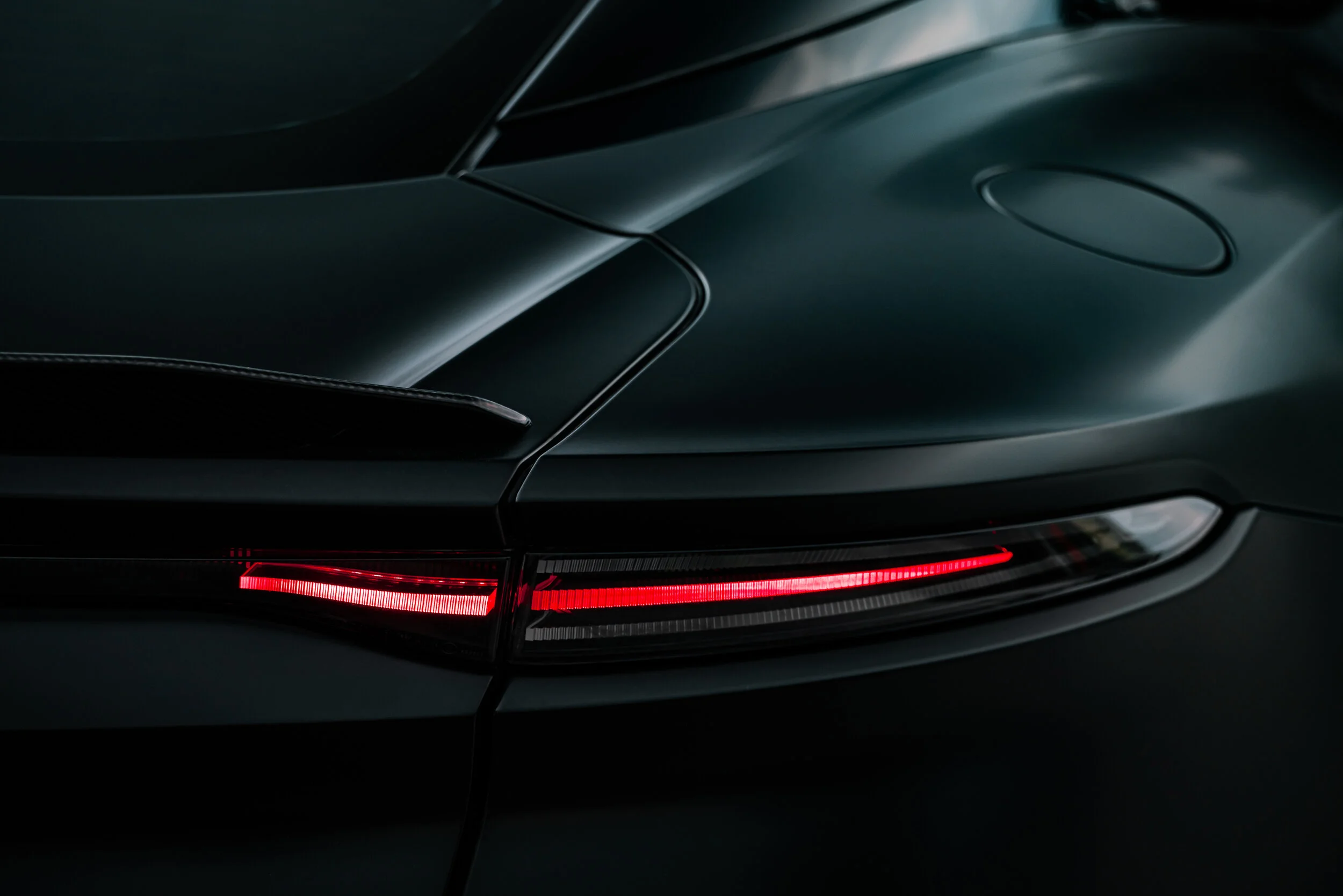 Aston_Martin_DBS_Granogue-12.jpg