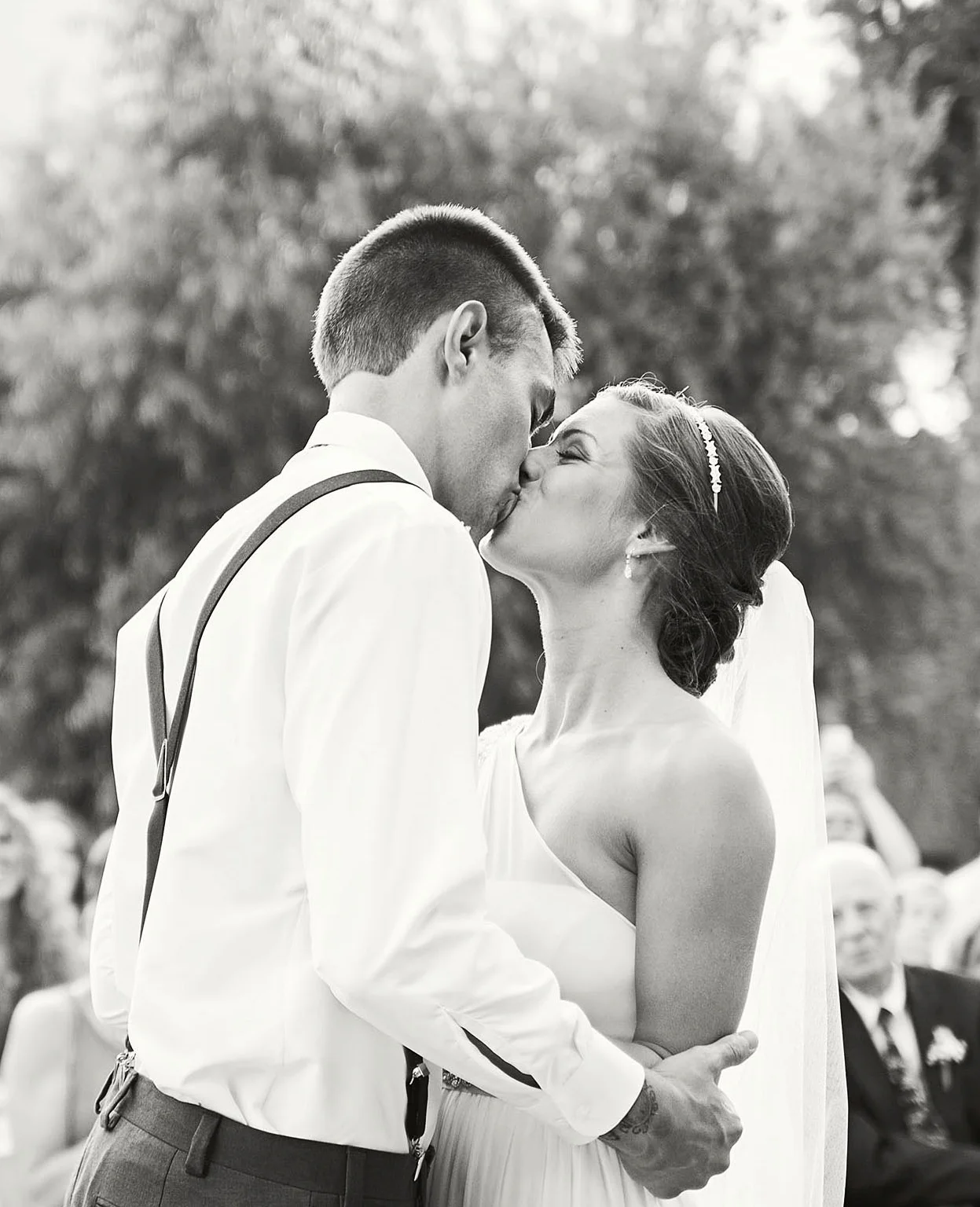 “Rachel photographed our wedding and she did an incredible job! We met a few weeks before the wedding to discuss ideas we had and to make a list of shots we wanted. She was very professional and made the picture taking fun for all involved in our special day!” -ALLIE