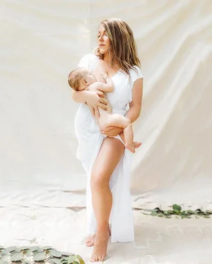 7 months out / 7 months in ✨
•••
thank you @jennifercodyphoto for helping me manifest my renaissance dreams 💗