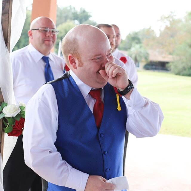 When this is the grooms reaction! #leibachphotography #leibachphoto #weddingphotography #pensacolaphotographer #miltonflphotographer #scenichillscountryclub #weddinggroom #firstlookwedding