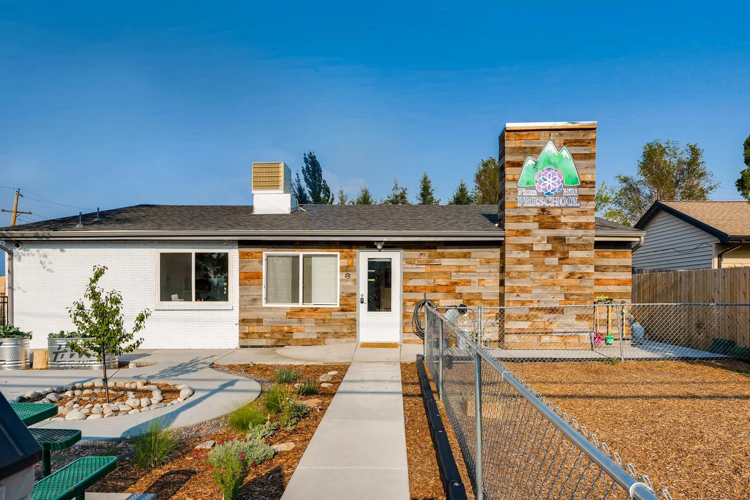 3060 South Dahlia Street-large-004-11-Exterior Front Entry-1500x1000-72dpi.jpg