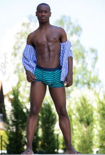 site kwassy_fullbody_swimshoot.jpg