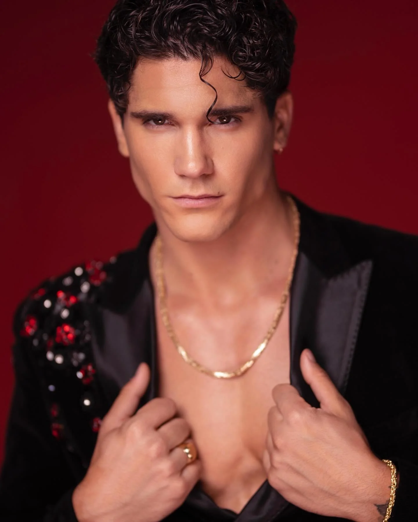 ✨ From all of us at the Mister Supranational Organisation, we wish our entire Supra Family a meaningful and uplifting festive season.

May this time be filled with moments of reflection, gratitude and connection, shared with those who matter most. Th