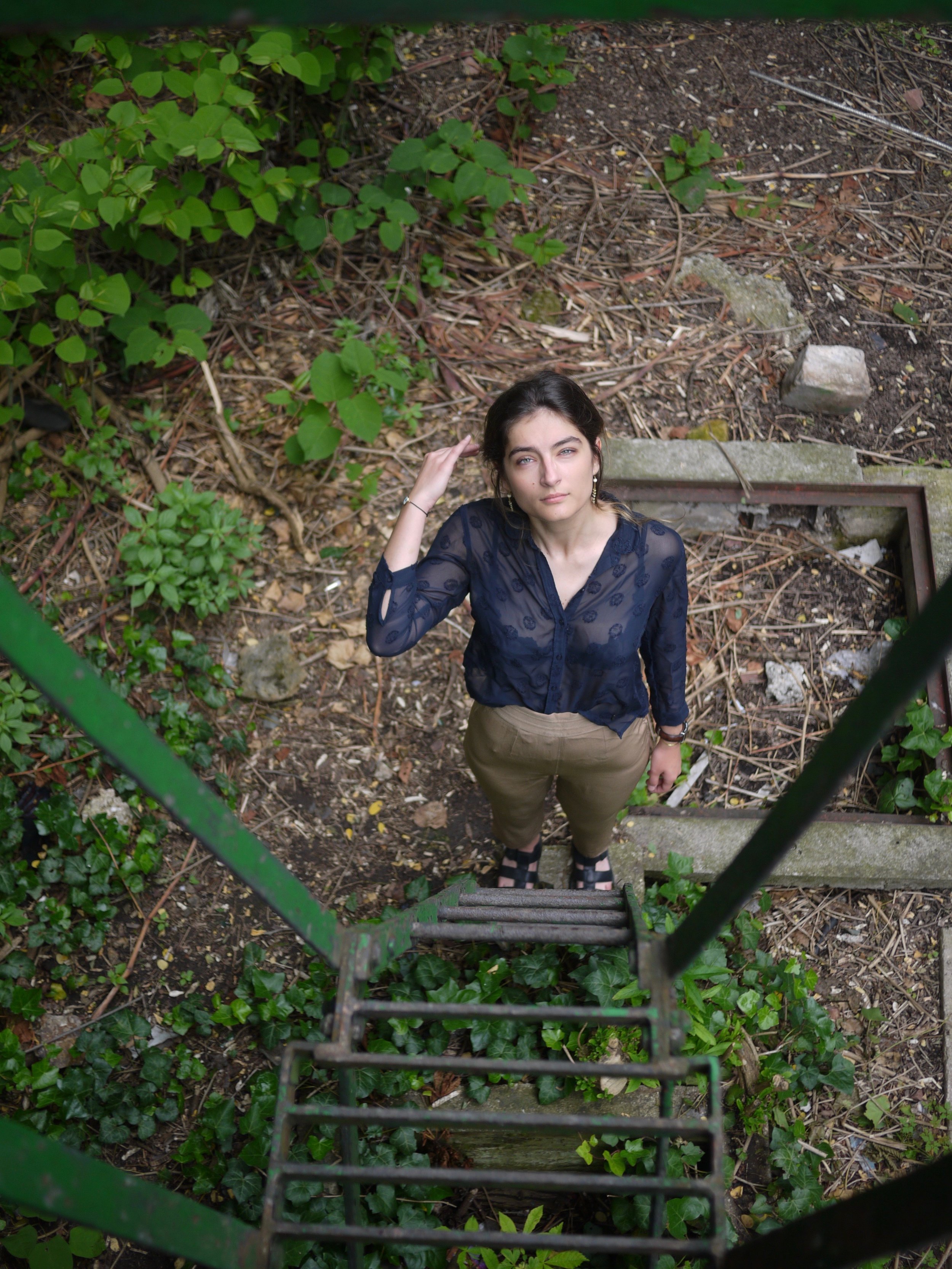 ©AtypiqueAtipico, Lili Jullian, Ambre Bernard, shooting pour la collaboration avec Gisèle, petite ceinture de Ménilmontant 