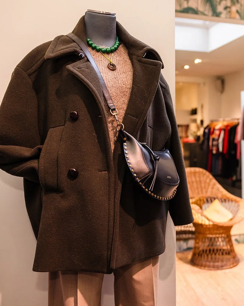 😍✨ 𝐖𝐚𝐭 𝐞𝐞𝐧 𝐬𝐭𝐢𝐣𝐥𝐯𝐨𝐥𝐥𝐞 𝐢𝐭𝐞𝐦𝐬 𝐢𝐧 𝐝𝐞 𝐧𝐚𝐣𝐚𝐚𝐫𝐬𝐜𝐨𝐥𝐥𝐞𝐜𝐭𝐢𝐞 𝐯𝐚𝐧 𝐁𝐮𝐢𝐬𝐞!

Op zoek naar een stralende outfit of een leuk accessoire? Dan zit je hier helemaal op de juiste plek. De winkel hangt vol met prachtige i