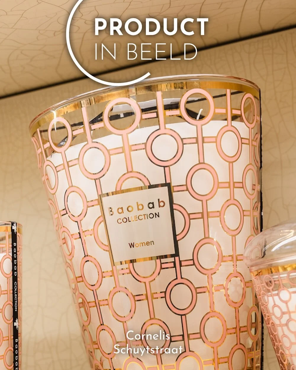 ✨🕯️𝐏𝐫𝐨𝐝𝐮𝐜𝐭 𝐢𝐧 𝐛𝐞𝐞𝐥𝐝!

In de @cornelisschuytstraat zijn allerlei unieke producten te vinden. Deze lichten wij graag uit in onze nieuwe rubriek &ldquo;Product in beeld&rdquo;! 😀 Met vandaag:

👉 Een kaars uit de Baobab Women collectie!

