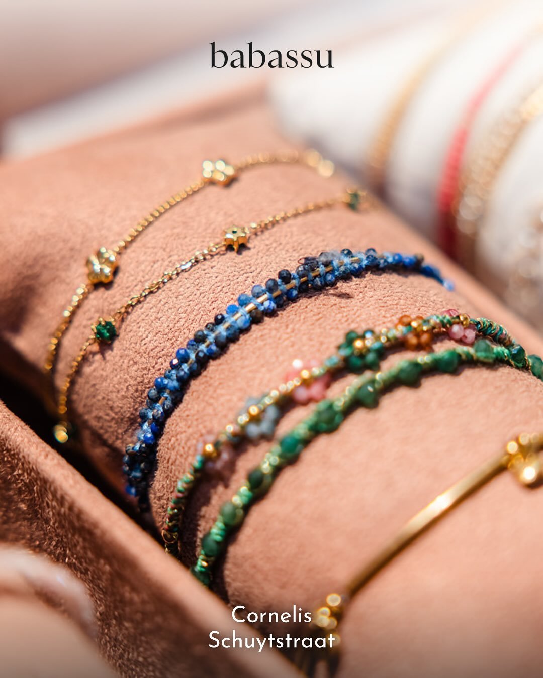 ✨ 𝐌𝐚𝐚𝐤 𝐌𝐨𝐞𝐝𝐞𝐫𝐝𝐚𝐠 𝐞𝐱𝐭𝐫𝐚 𝐛𝐢𝐣𝐳𝐨𝐧𝐝𝐞𝐫 𝐦𝐞𝐭 𝐞𝐞𝐧 𝐦𝐨𝐨𝐢 𝐠𝐞𝐛𝐚𝐚𝐫 𝐯𝐚𝐧 𝐁𝐚𝐛𝐚𝐬𝐬𝐮!

Hier vind je een ruim assortiment aan exclusieve merken op het gebied van skincare, parfum en make-up. Zoveel mooie producten om u