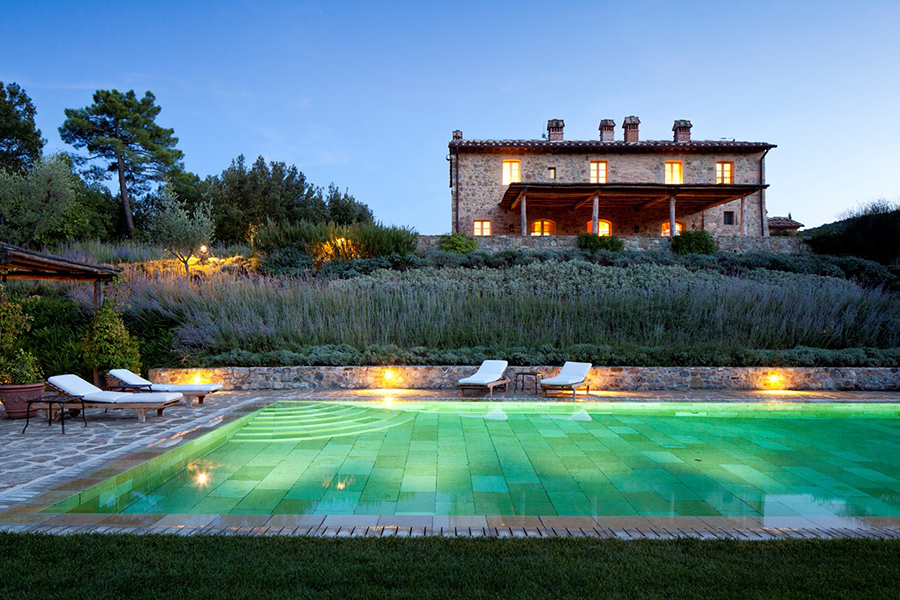 Art-Travel-Workshop-Italy-villa-swimming-pool.jpg