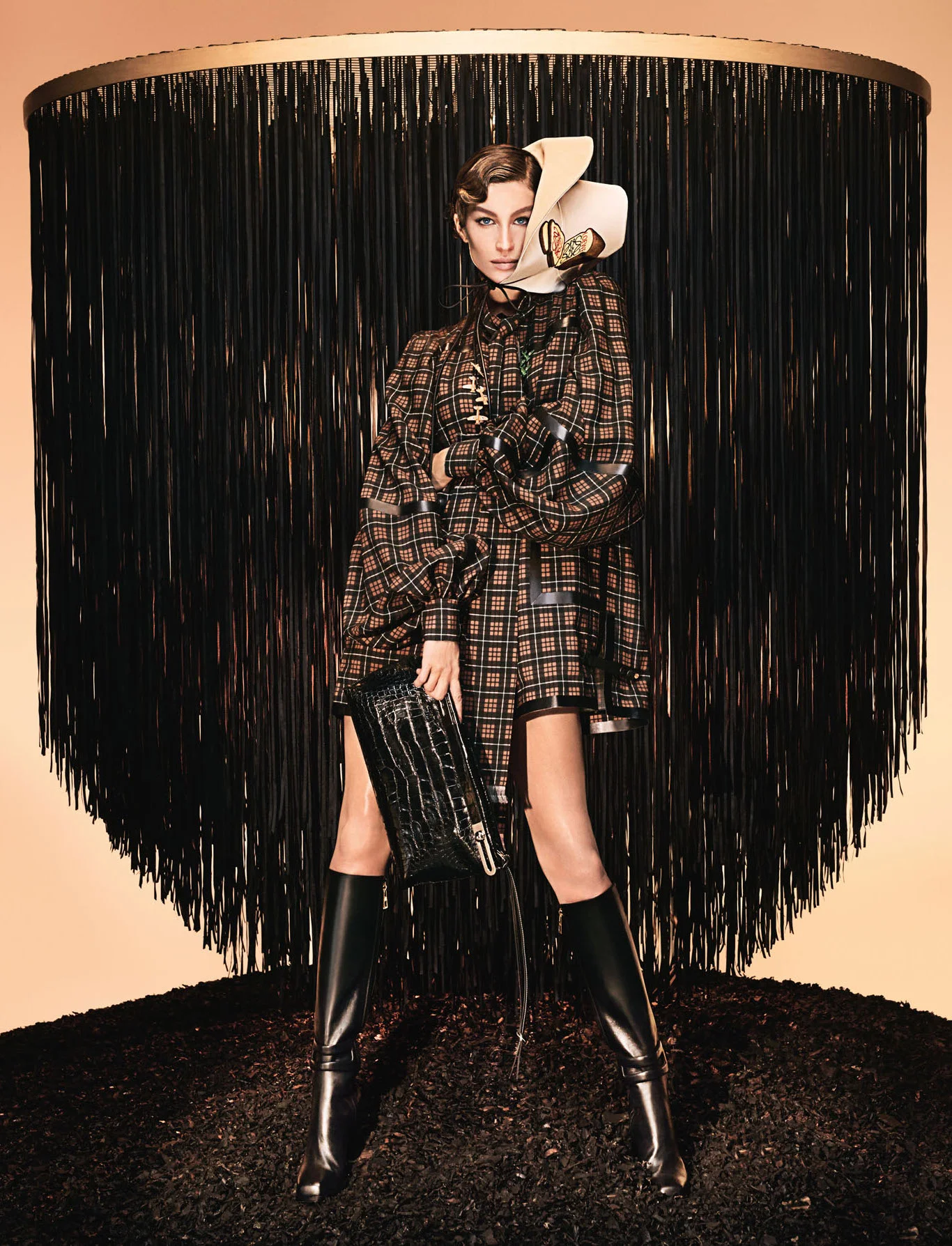 Loewe-Fall-2017-ad-campaign-the-impression-01-2.jpg