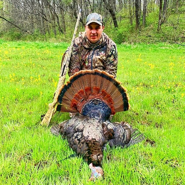 Matts first time turkey hunting! I'd say he's hooked! 💥🦃 #cantstoptheflop #turkeyhunt #turkeycall #missourioutfitter #midwestoutfitter #gamekeeper #guidelife