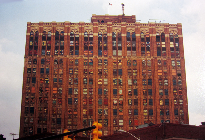 Photo of the United Artist Theater before cleanup, used with permission from Nailhed.com