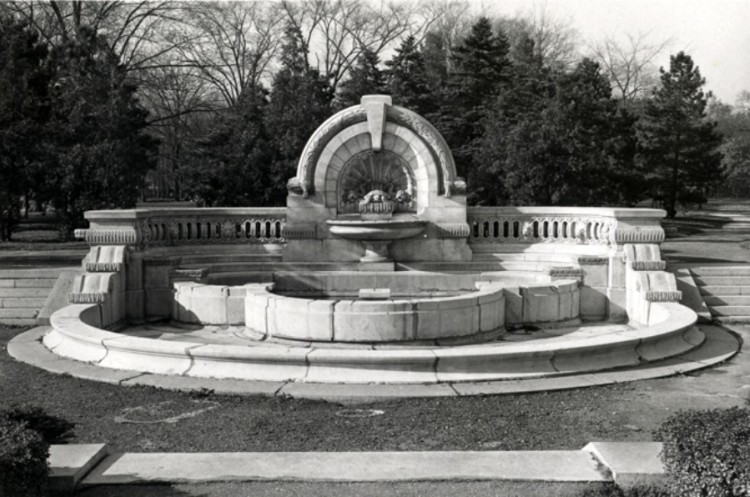Photo from the Burton Historical Collection via HistoricDetroit.org