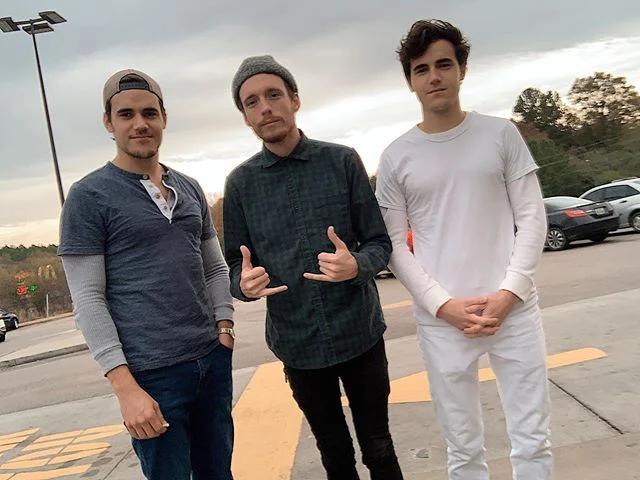 Playing our last show this decade tonight at Blue Canoe in Tupelo, MS. We’re on at 7:30.... Come out and party yo! See y’all in the ‘20s! 
#theheadmusic #woodoggie