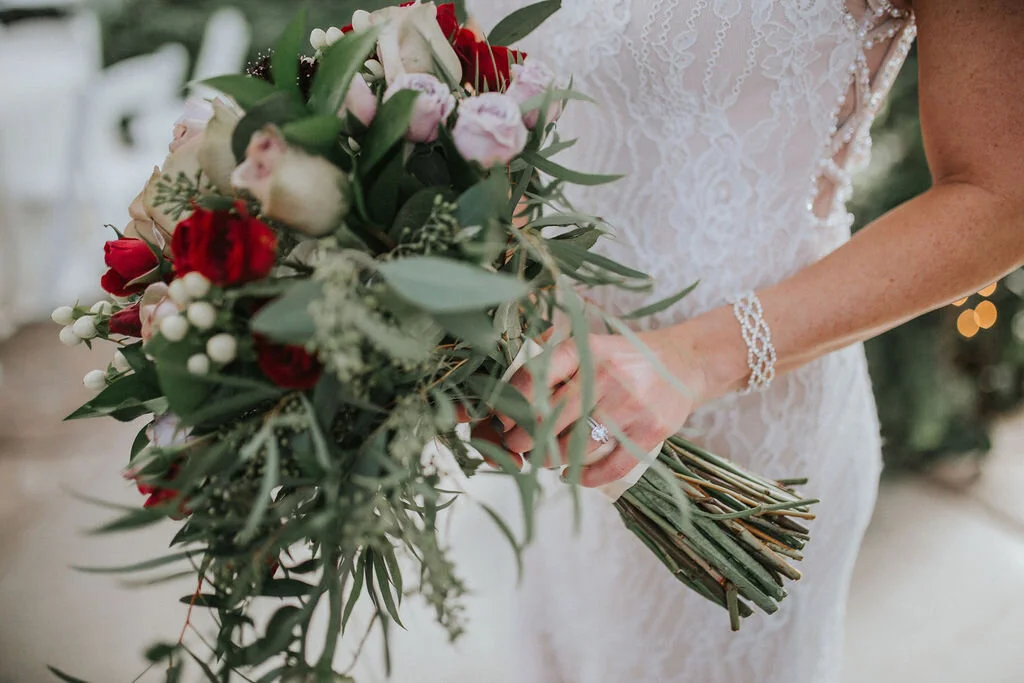 bridal-bouquets-roses-greenery-boho-chic-wedding-decor-look-for-the-light-photo-video