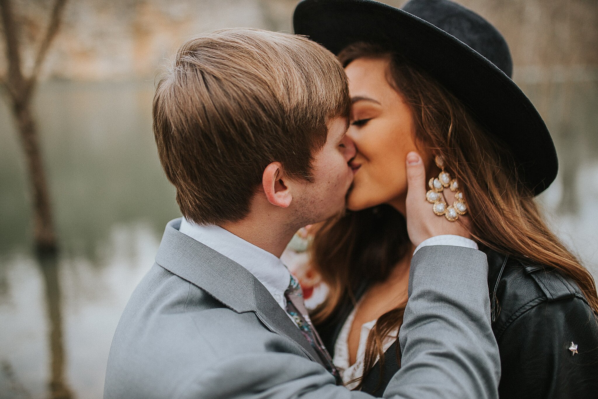 romantic-dreamy-knoxville-adventure-elopement-look-for-the-light-photo-video