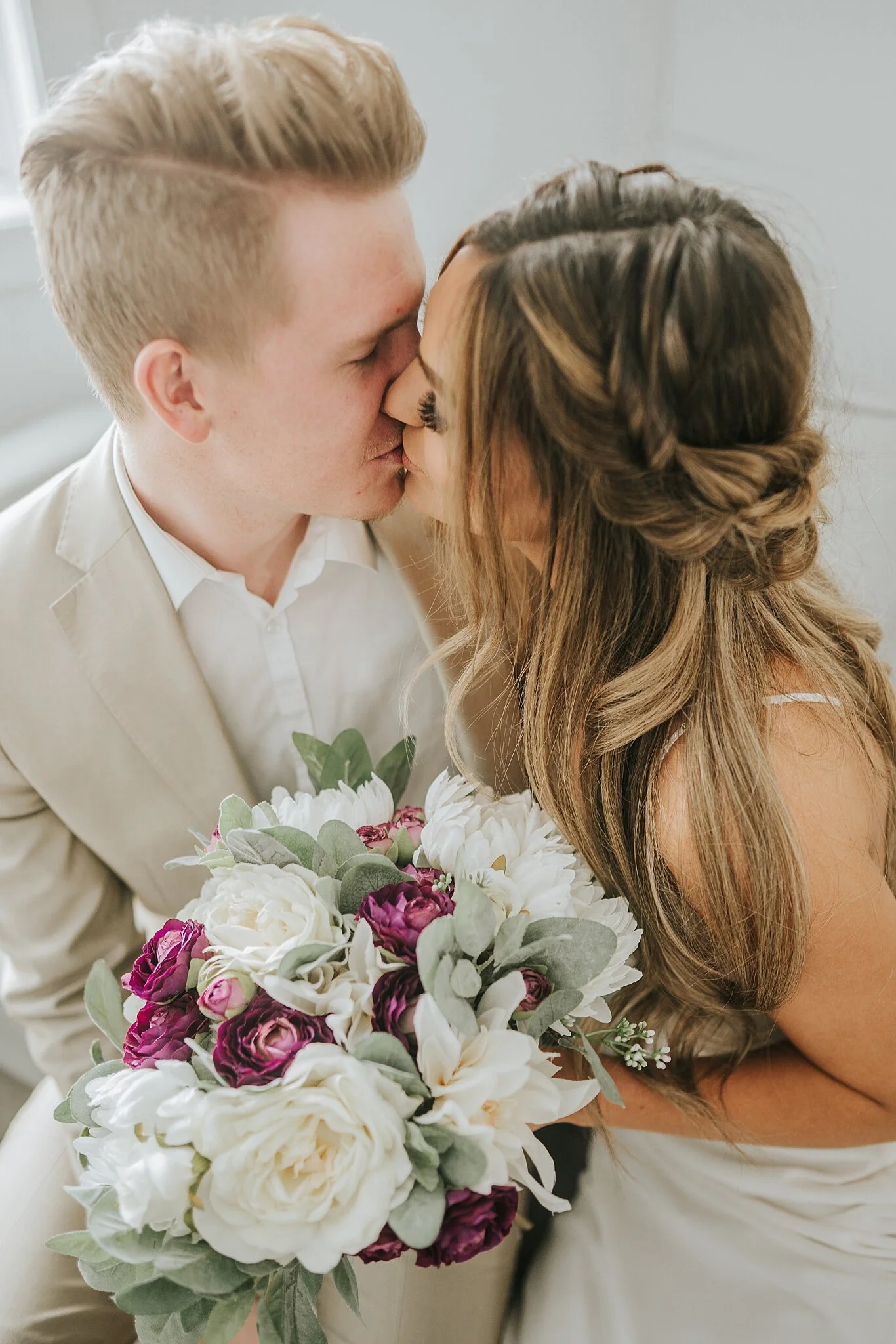 boho-chic-elopement-shoot-knoxville-bride-summertime-wedding-look-for-the-light-photo-video