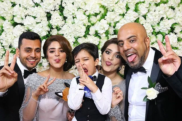 When you&rsquo;re super-tired but a picture with the fam comes first! 📷 👨&zwj;👨&zwj;👧&zwj;👦 😴 
Starring the wonderful @sumaiya_atcha and family.

#photobooth #fun #manchester #bolton #bradford #blackburn #preston #sheffield #mehendi #leeds #asi