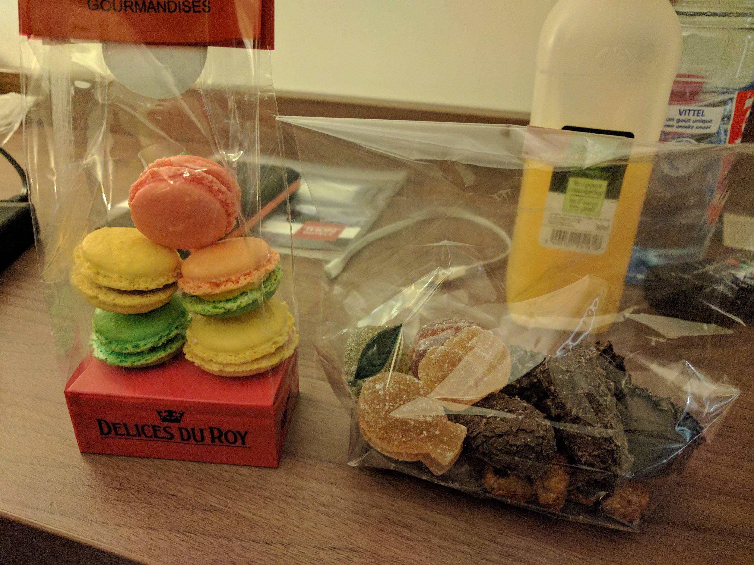 Macaron and snacks!