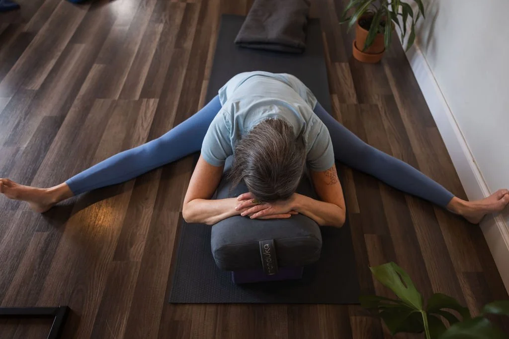 ON HYPERMOBILITY AND STRETCHING